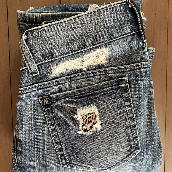 Guess by Marciano Leopard Distressed Jeans Size 27 - Picture 7 of 14